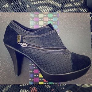 Bernie Mev Woven Pumps - NWOT